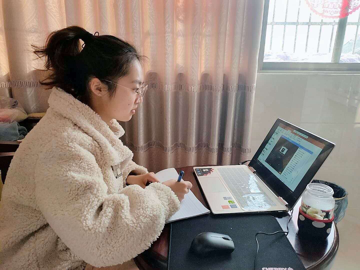 学生2.jpg